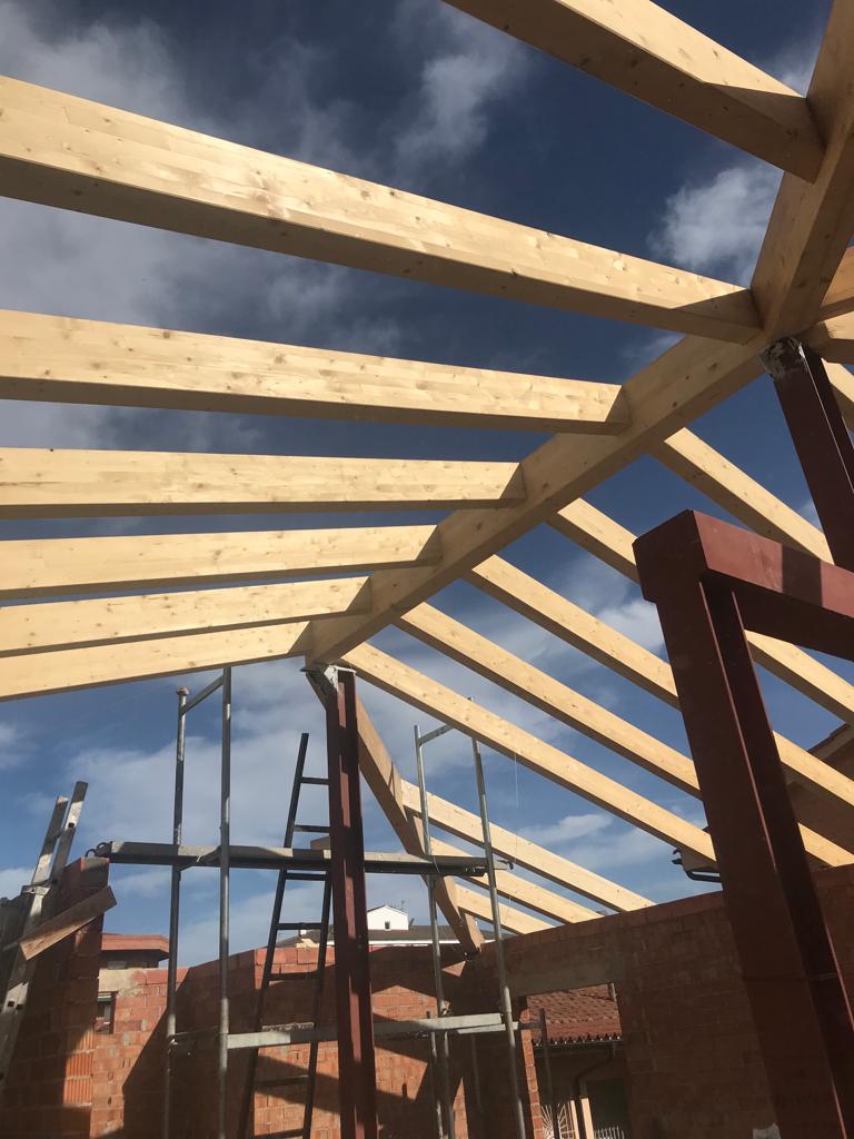 MDP Construcción y Reparación de Tejados en Castelldefels, Cataluña - Albañil