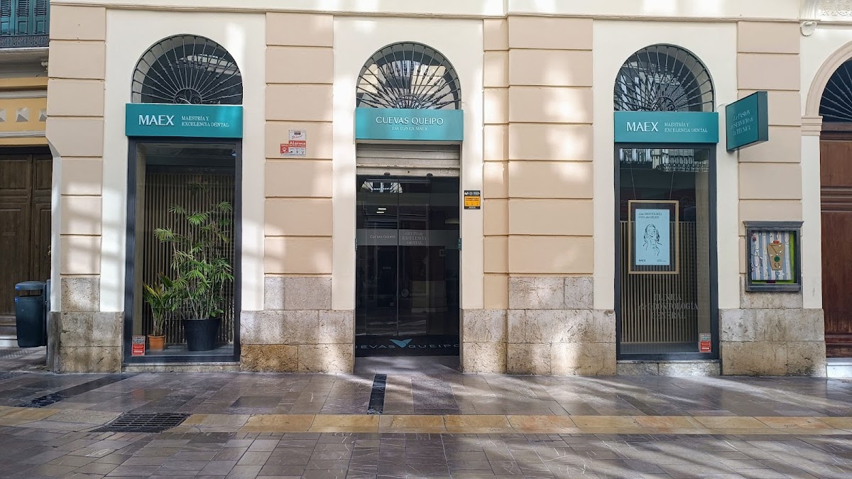 Dentista: MAEX Cuevas Queipo (Málaga, Andalucía)