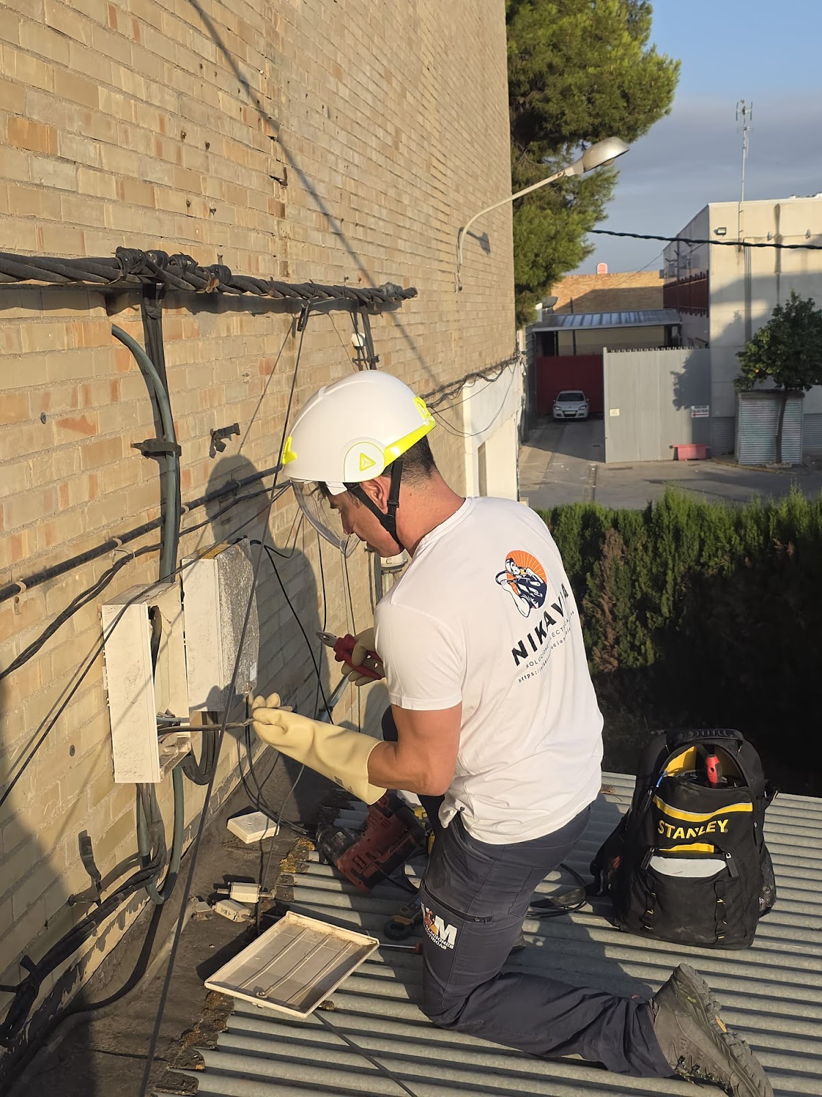 Nikavia soluciones electricas en Sevilla, Andalucía - Electricista 24h